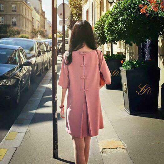 Váy thiết kế nơ sau Giá bán: 200.000đ