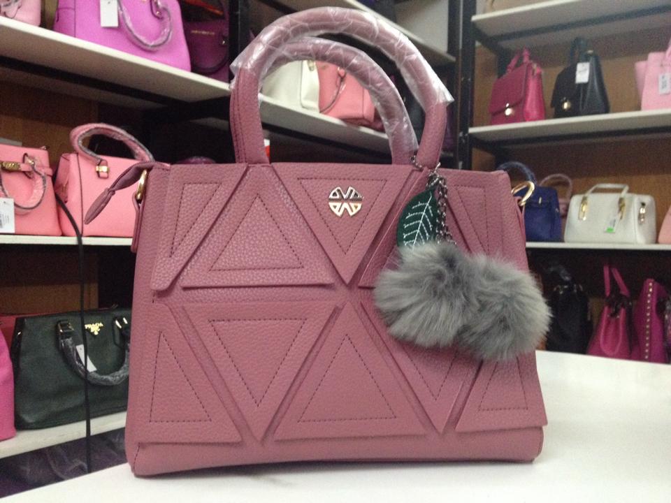 Mẫu túi trần mặt da sần Giá bán: 270.000đ