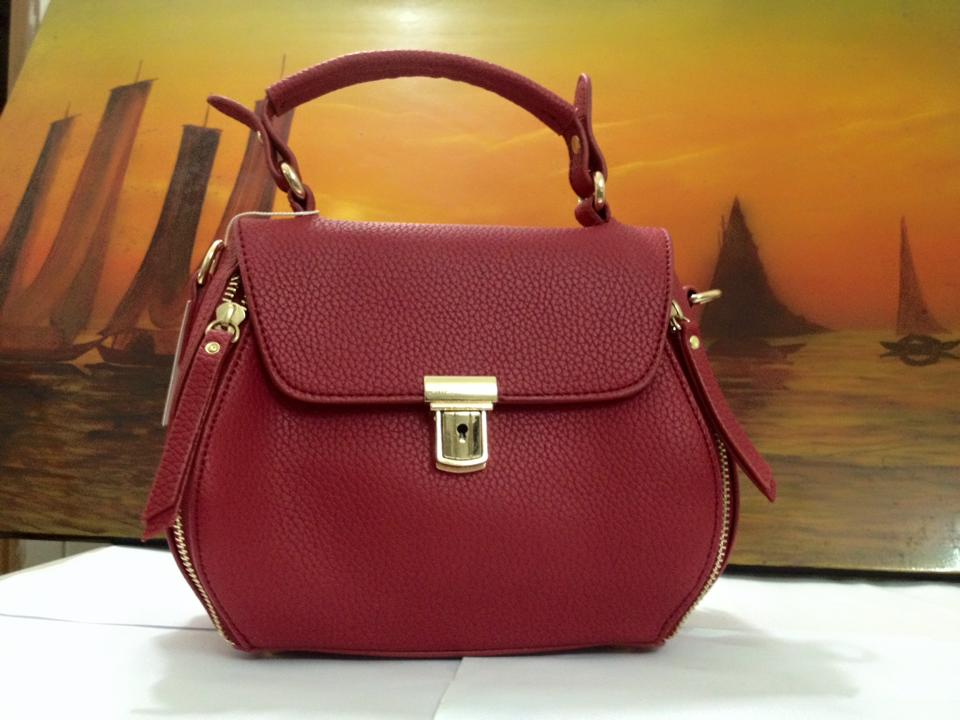 Bộ sưu tập túi xách Giá bán: 300.000đ