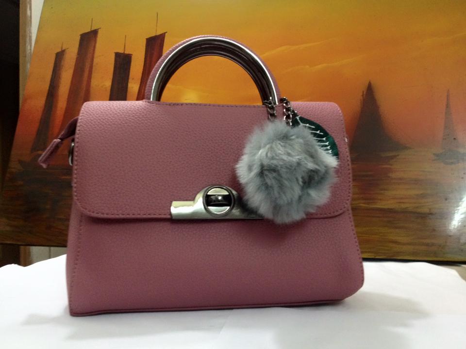 Túi xách thời trang Giá bán: 300.000đ