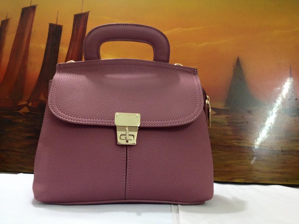 Túi xách thời trang Giá bán: 300.000đ