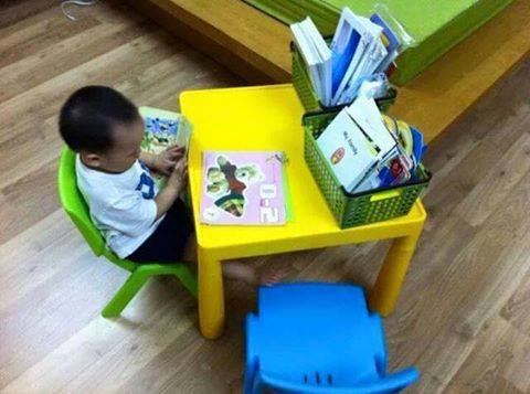 Bàn, ghế cho bé học bài Giá bán: 73.000đ