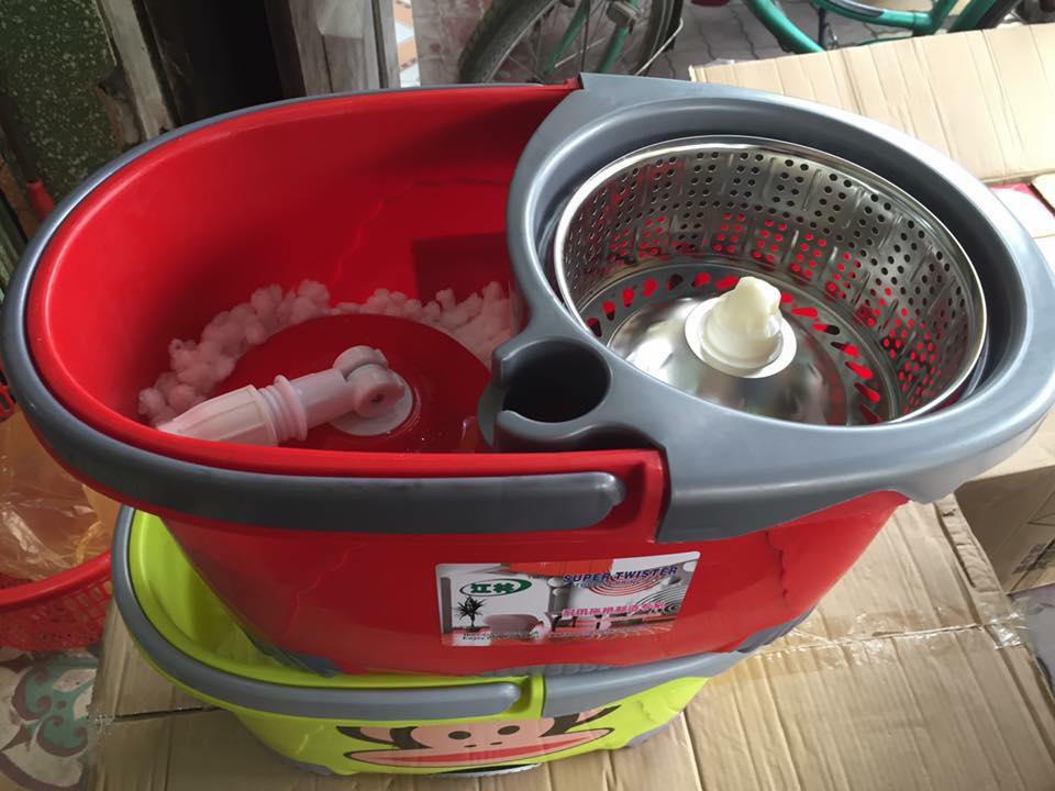 Chổi lau nhà Chổi lau nhà Giá bán: 200.000đ