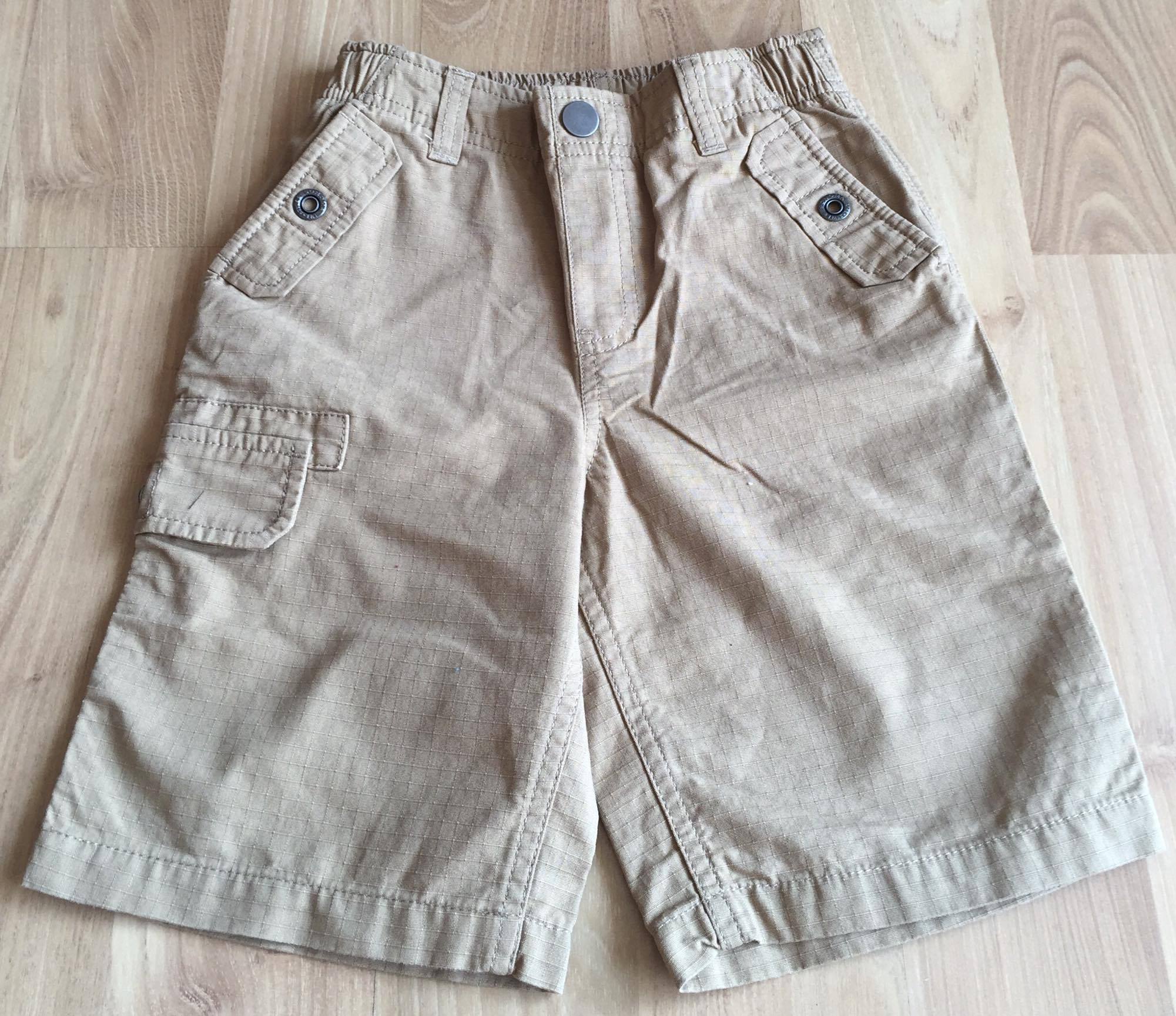 Short lửng kaki, lưng thun hiệu Sonoma Giá bán: 170.000đ