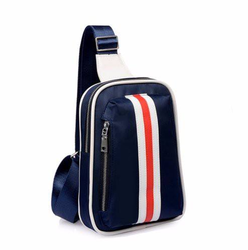 Túi đeo chéo sọc Giá bán: 150.000đ