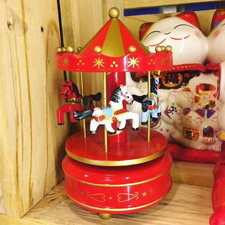 Vòng xoay ngựa gỗ Giá bán: 240.000đ