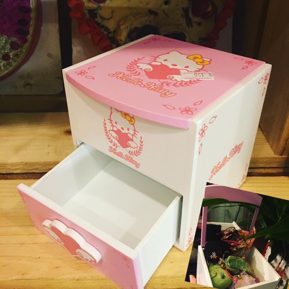 Hộp trang sức Hello Kitty Giá bán: 150.000đ