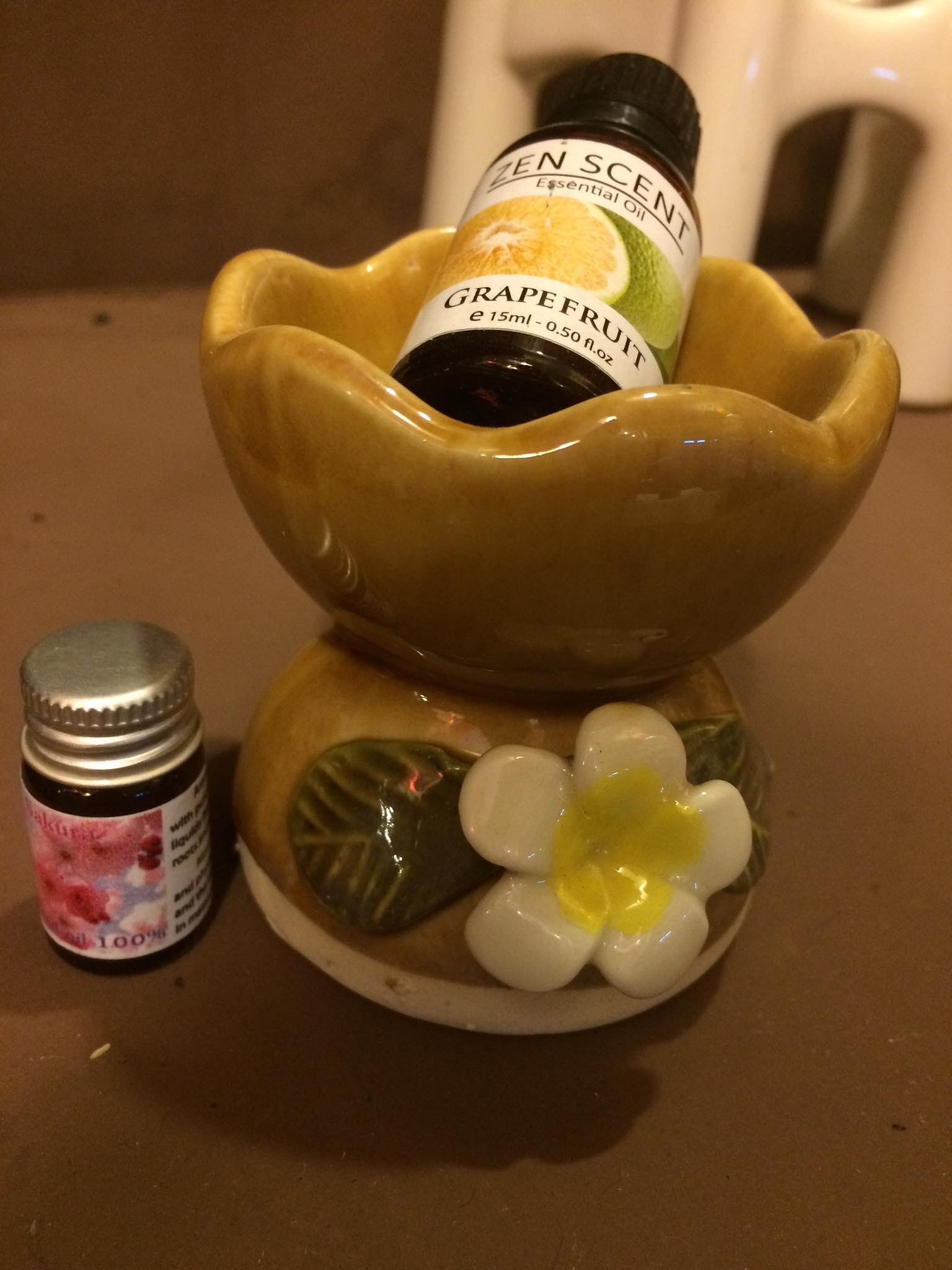 Đế đốt tinh dầu  Giá bán: 95.000đ