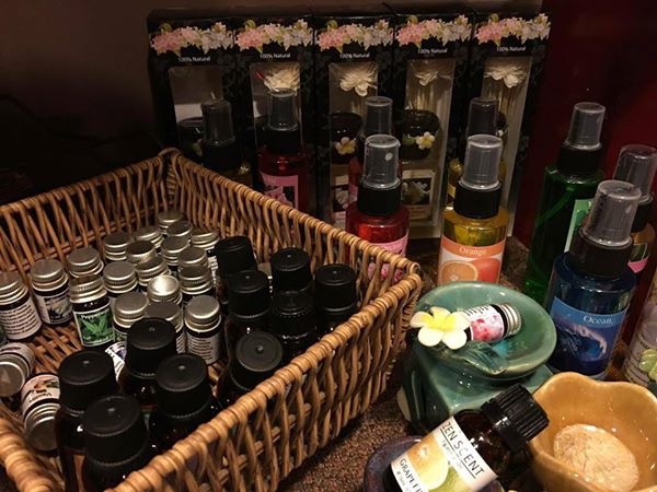 Tinh dầu và đế đốt Giá bán: 35.000đ