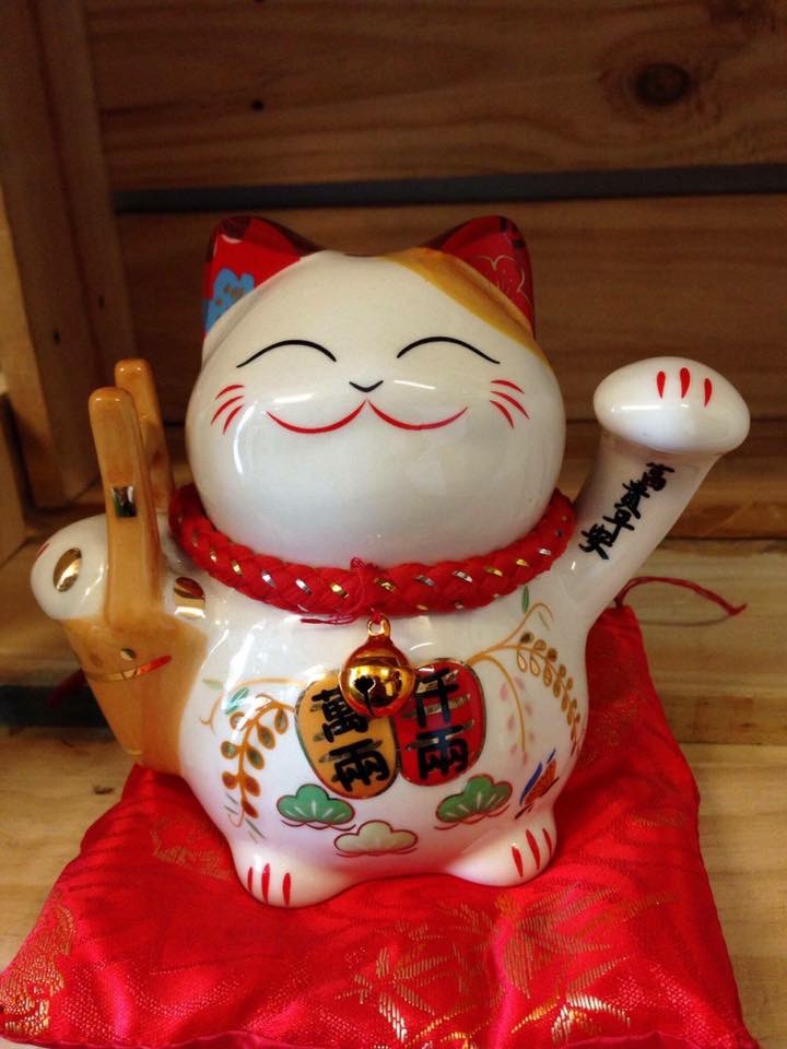 Mèo ôm xô tiền vô như nước Giá bán: 450.000đ