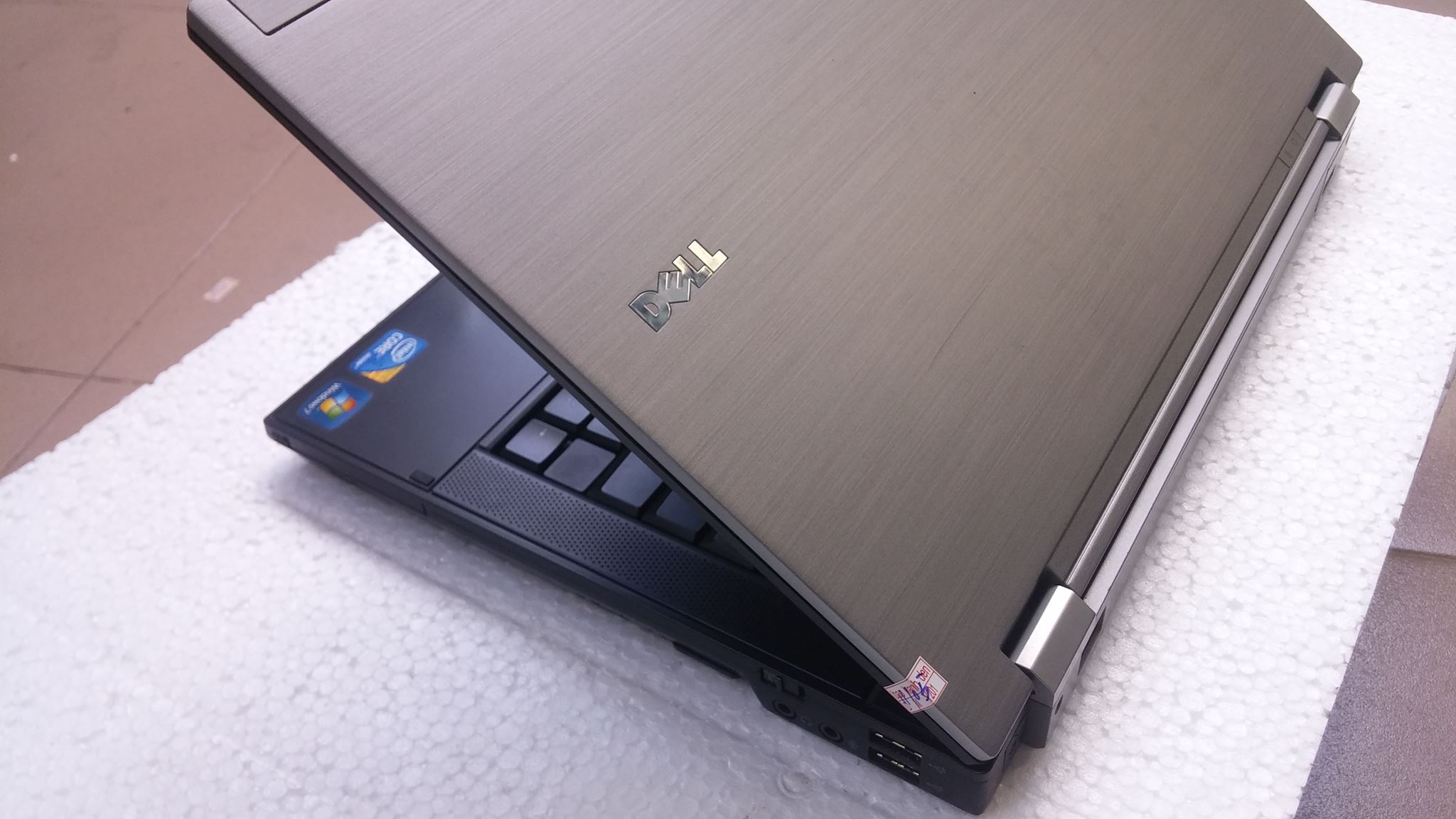 Laptop Dell E6410 core i5. Ship Mỹ nguyên zin 100% đẹp như mới. Giá chỉ 3,8tr Giá bán: 3.800.000đ