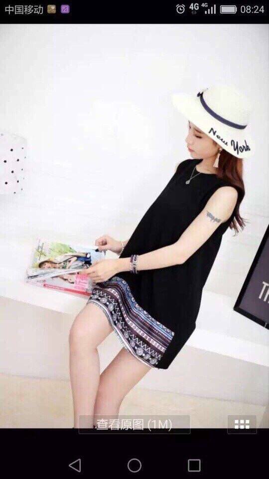 Đầm suông viền lai thổ cẩm Đầm suông viền lai thổ cẩm Giá bán: 210.000đ