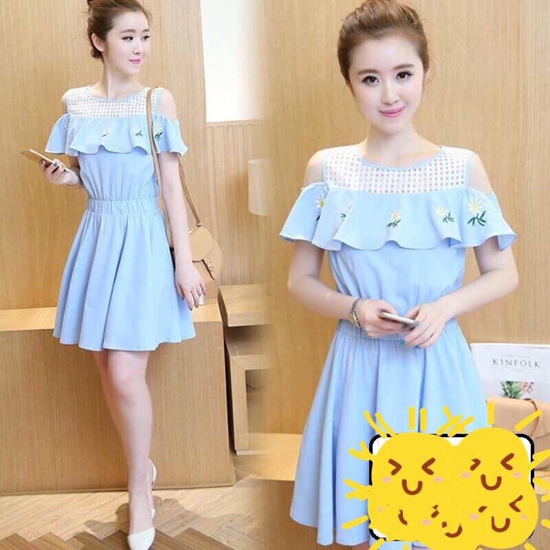 Đầm xòe trễ vai tùng phối lưới Đầm xòe trễ vai tùng phối lưới Giá bán: 215.000đ