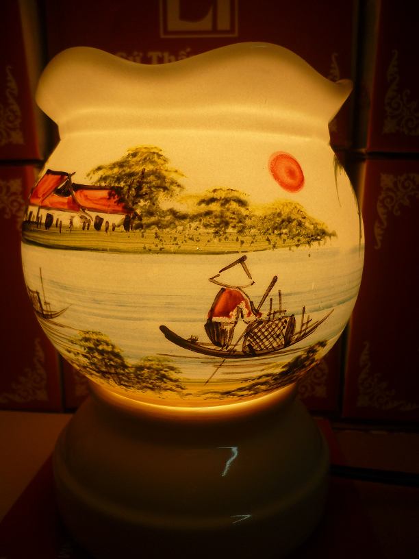 Đèn xông tinh dầu A23 Giá bán: 180.000đ