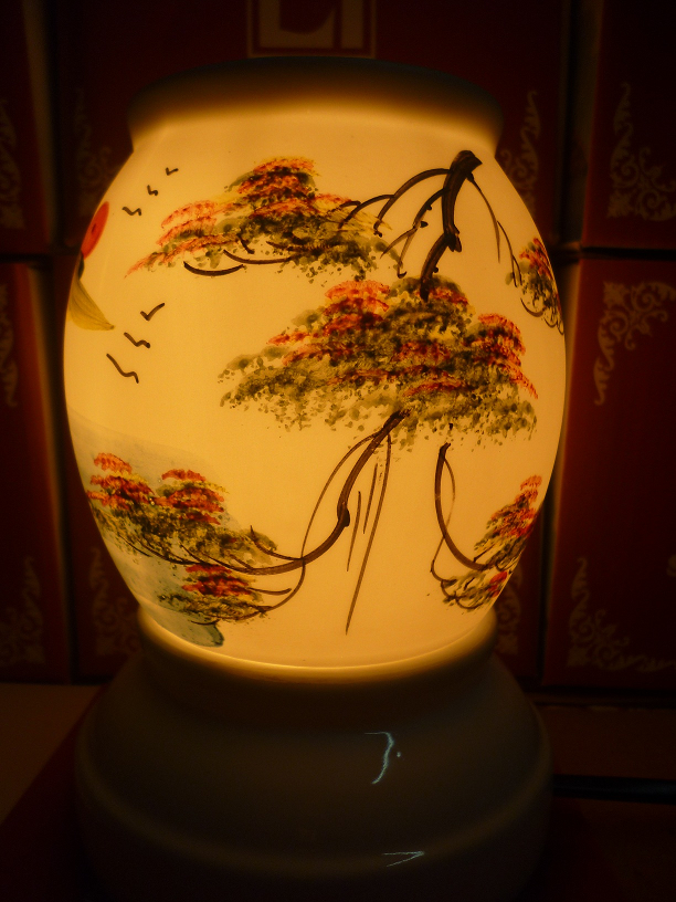 Đèn xông tinh dầu A30 Giá bán: 180.000đ