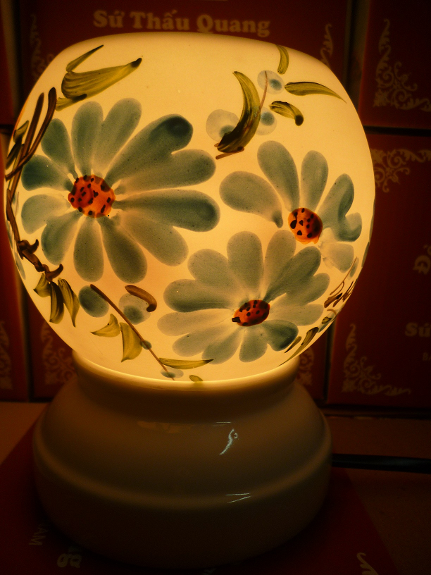 Đèn xông tinh dầu A39 Giá bán: 180.000đ