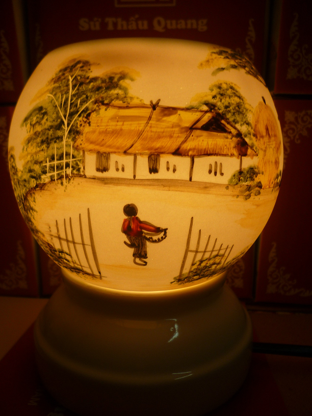 Đèn xông tinh dầu A46 Giá bán: 180.000đ