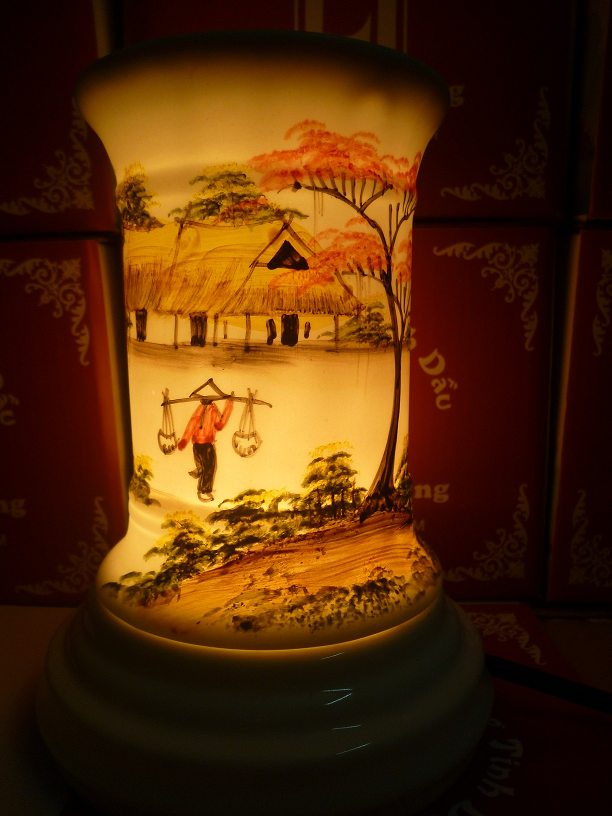 Đèn xông tinh dầu A56 Giá bán: 180.000đ