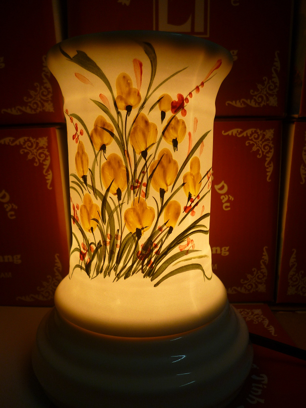 Đèn xông tinh dầu A64 Giá bán: 180.000đ