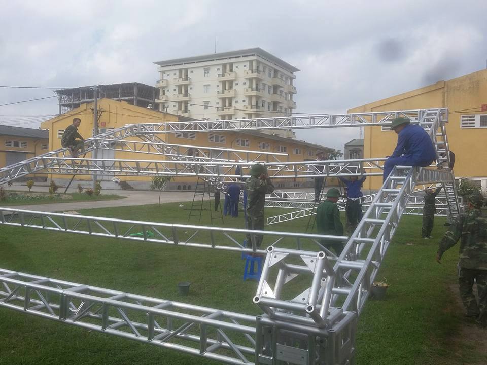 Nhà giàn không gian hợp kim nhôm Nhà giàn không gian hợp kim nhôm Giá bán: 60.000đ