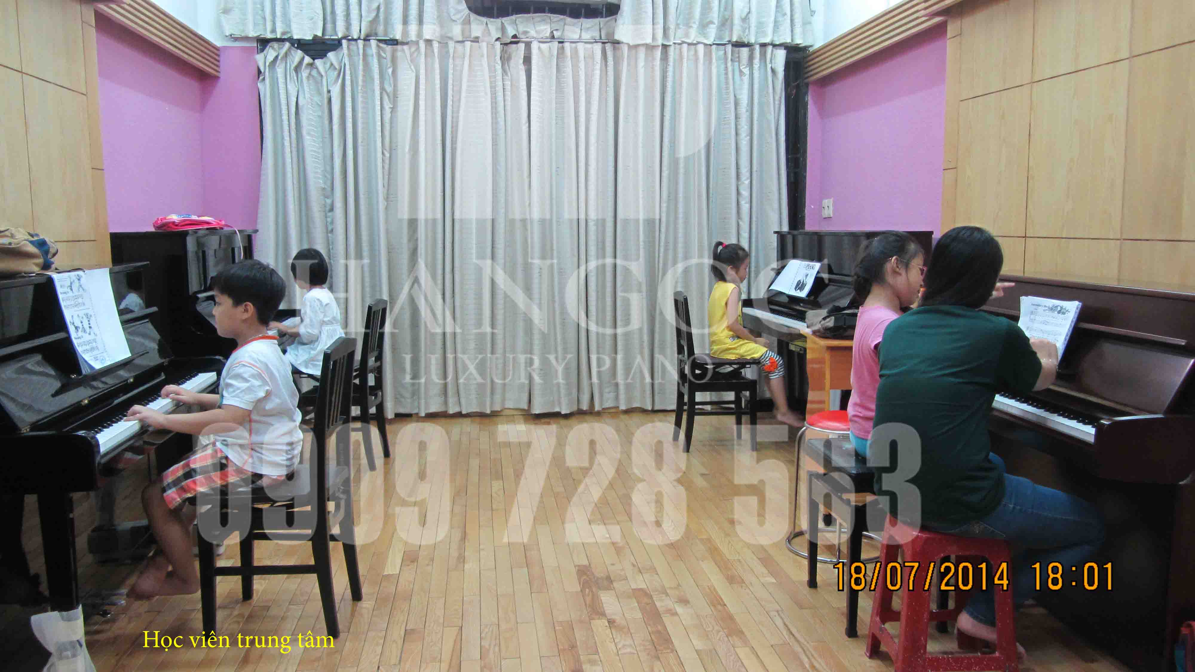 Trung tâm Hà Ngọc Chiêu sinh các lớp nhạc: Piano,Guitar,Thanh Nhạc tại Quận 11,Quận Bình Thạnh giá 310k/tháng. Giá bán: 310.000đ