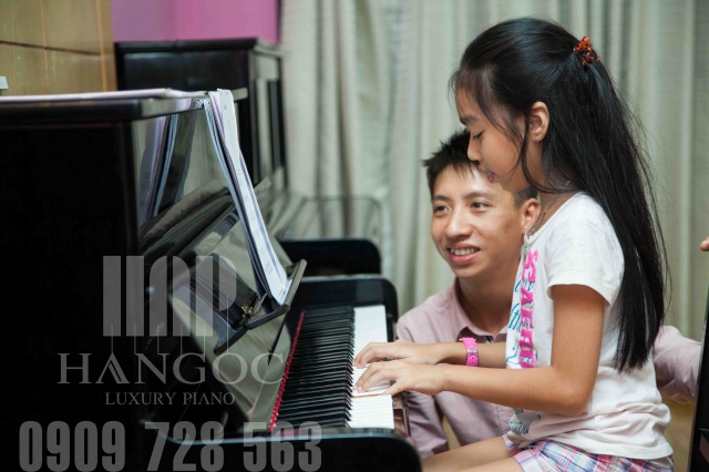 Trung tâm Hà Ngọc Chiêu sinh các lớp nhạc: Piano,Guitar,Thanh Nhạc tại Quận 11,Quận Bình Thạnh giá 310k/tháng. Giá bán: 310.000đ