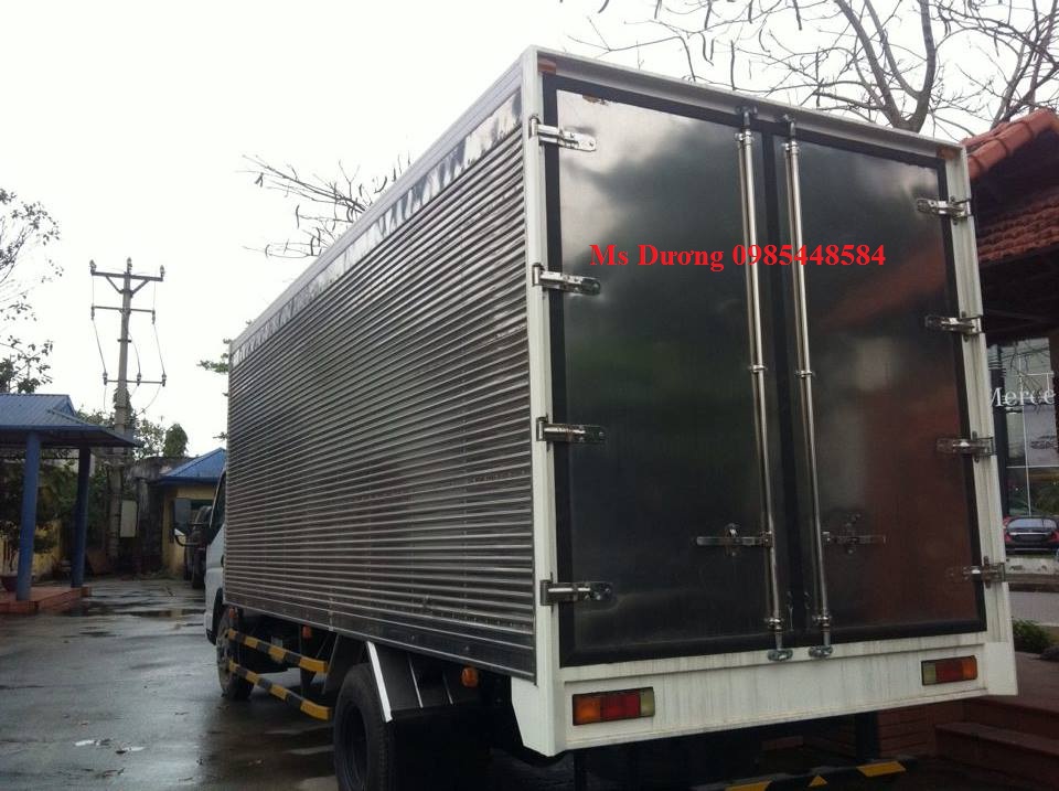 Bán xe tải Mitsubishi Fuso 5 tấn tặng ngay thùng xe Giá bán: 690.000.000đ