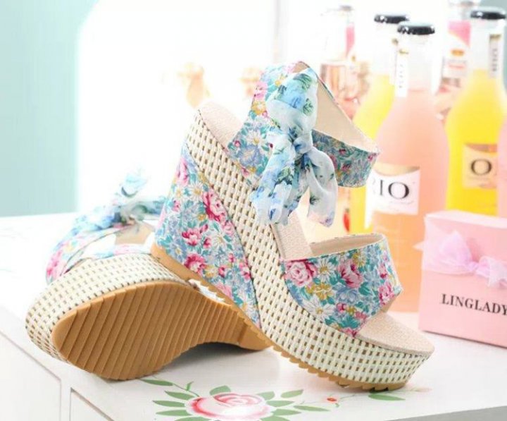 giày-dép nữ thời trang, sành điệu, cá tính Giá bán: 200.000đ