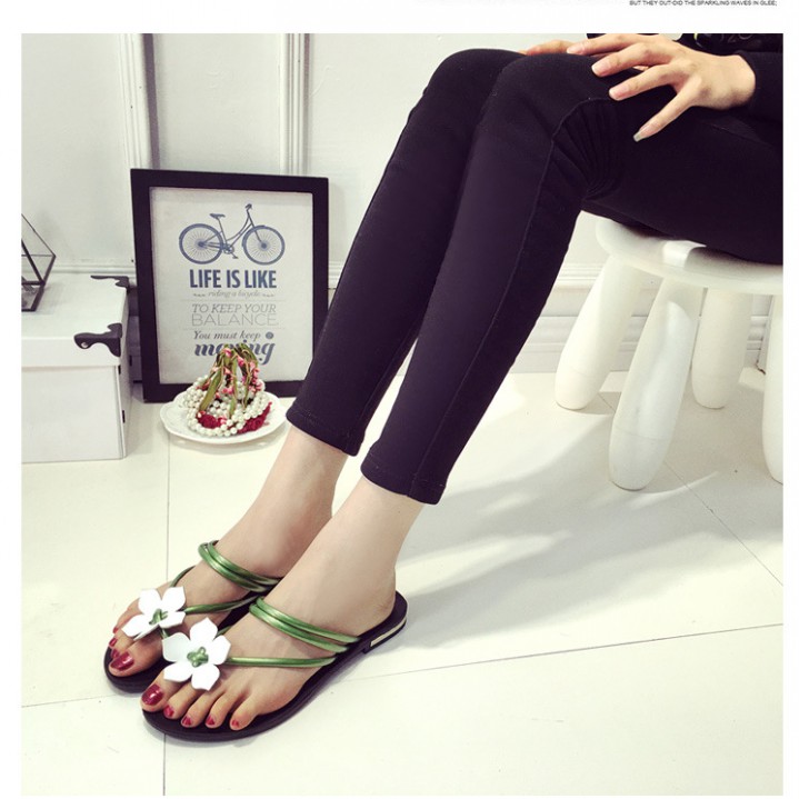 giày-dép nữ thời trang, sành điệu, cá tính Giá bán: 200.000đ