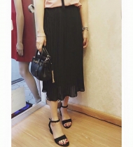 Chân váy midi xếp li