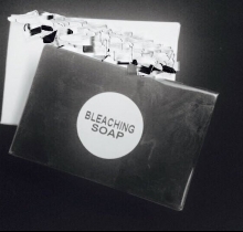 Xà phòng trắng da Kojie san 