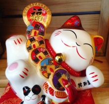 Mèo Ôm Dây Tiền